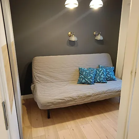 Good Night In Ii Apartment *